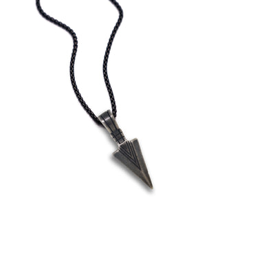 Arrow pendant in Oxidized Finish