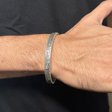 Mountain cuff bracelet in oxidixed 925 sterling silver