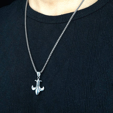Fleur de lis pendant