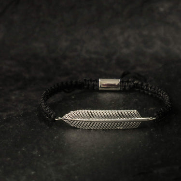 The Free Spirit Feather Bracelet in Macrame Drawstring