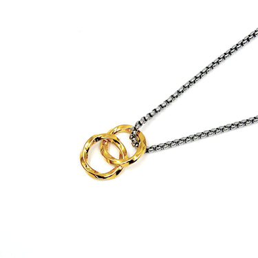 Interlocked ring pendant chain
