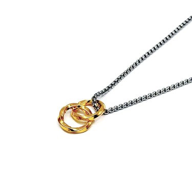 Interlocked ring pendant chain
